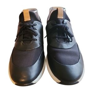 Leather Sneakes Womens Size 9 Black Clarks Unstructured Shoes